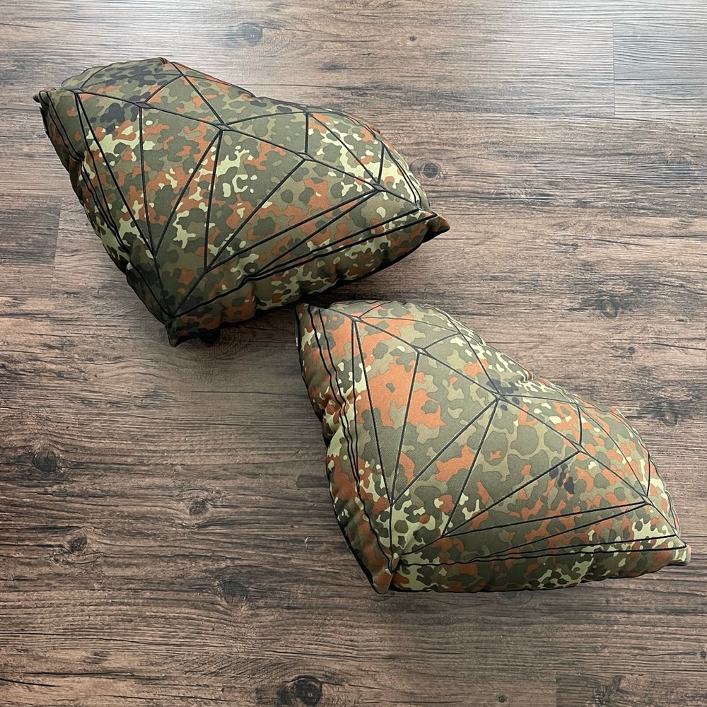 Diamond supply co pillows set of 2